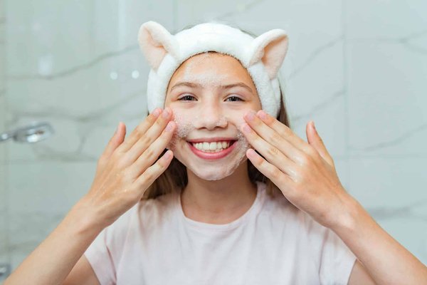 Comment préparer un exfoliant corporel au sucre brun pour une peau douce ?